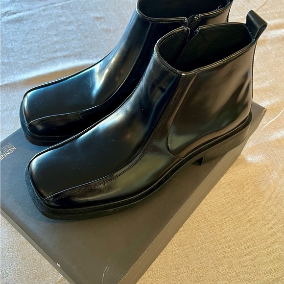 Kenneth Cole Boots - Brand New Never Worn - Picture 2 of 6